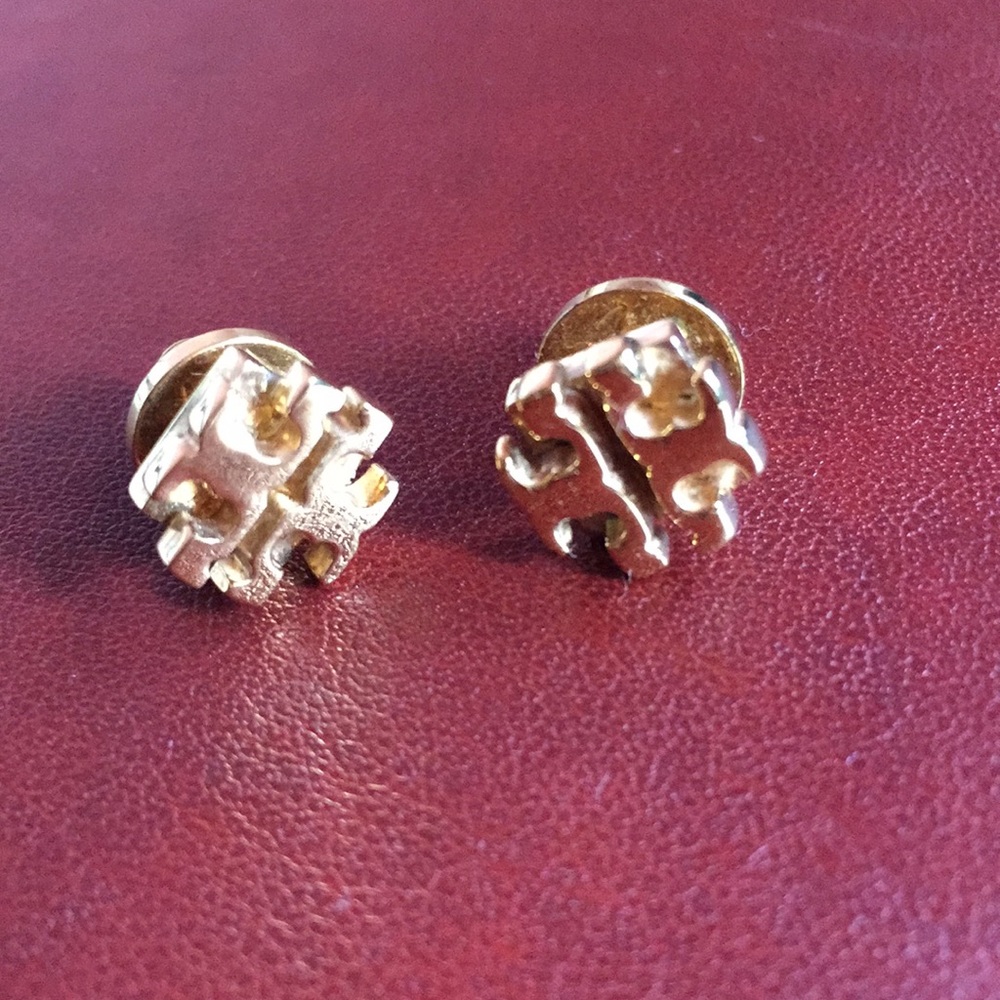 (Clean out sale)⚠️Signature studs